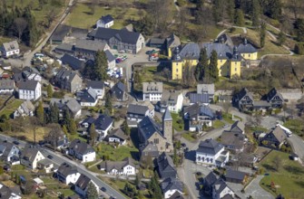 Aerial photograph, Antfeld Castle, St. Mary's Catholic Church Antfeld, Olsberg, Sauerland, North