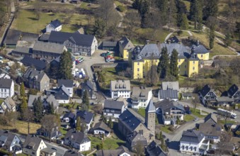 Aerial photograph, Antfeld Castle, St. Mary's Catholic Church Antfeld, Olsberg, Sauerland, North