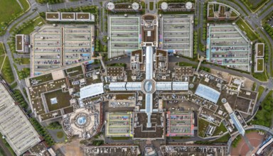 Aerial view, Centro Oberhausen, vertical shot, corona-related empty parking spaces, gasometer,