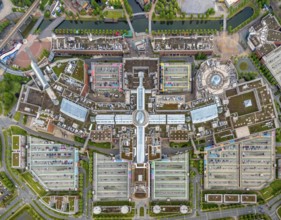 Aerial view, Centro Oberhausen, vertical shot, corona-related empty parking spaces, gasometer,