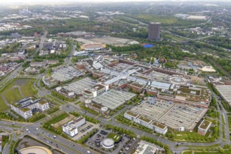 Aerial view, Centro Oberhausen, vertical shot, corona-related empty parking spaces, gasometer,