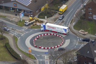 Aerial view, roundabout, Von-Trotha-Straße, Weierstraße, Schwarze Heide, Oberhausen, Ruhr area,