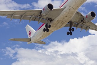 Passenger plane with deployed landing gear, Montreal, Province of Quebec, Canada