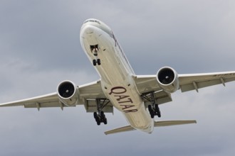 Passenger plane on landing approach, Montreal, Province of Quebec, Canada
