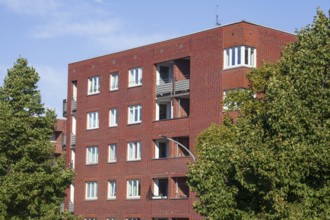 Old brick residential building, Veddel, Hamburg, Germany