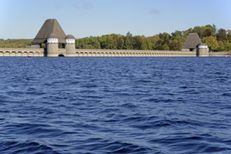 View of the Möhne dam, blue sky, Möhne dam, North Rhine-Westphalia, Germany