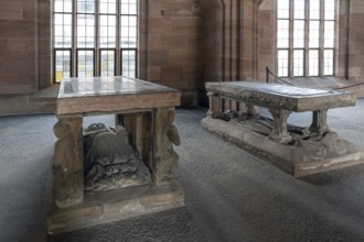 Table tombs, the founders of the Heilig Geist Hospital, Konrad Groß and Herdegen Valzner, are