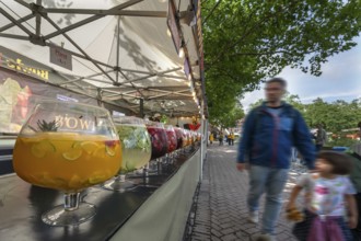 Large glasses filled with punch, market stall at the city festival, Nuremberg, Middle Franconia,