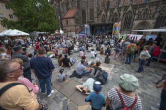 Annual Bard Meeting, here musicians in front of St Sebald's Church, Nuremberg, Middle Franconia,