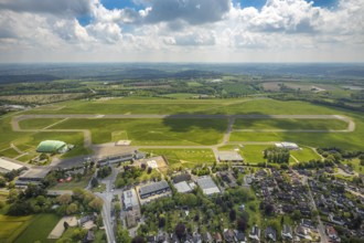 Aerial photo, Airport Essen/Mülheim, Holthausen - Southeast, Mülheim an der Ruhr, Ruhr area, North