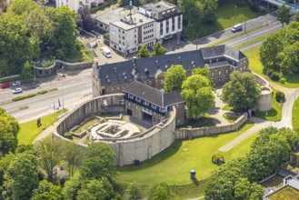 Aerial view, Broich Castle, Broich - East, Mülheim an der Ruhr, Ruhr area, North Rhine-Westphalia,