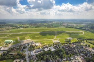 Aerial photo, Airport Essen/Mülheim, Holthausen - Southeast, Mülheim an der Ruhr, Ruhr area, North