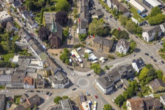 Aerial view, weekly market market Heißener Marktplatz an der Heißen Kirche, Heißen - Mitte, Mülheim