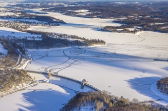 Aerial view, Möhnetalsperre and dam wall in the snow, Günne, Möhnesee, Sauerland, North