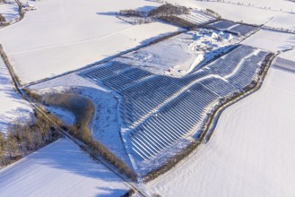 Aerial view, solar park Möhnesee an der Haar, Büecke, Möhnesee, Sauerland, North Rhine-Westphalia,