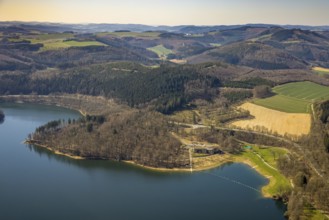 Aerial view, Berghauser Bucht - Badestrand am Hennesee, Berghausen, Meschede, Sauerland, North