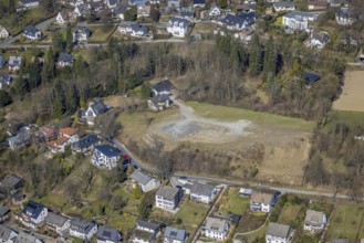 Aerial view, brownfield, residential area Unterm Hasenfeld, Meschede-Stadt, Meschede, Sauerland,