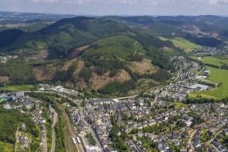 Aerial photo, forest area with forest damage, Altenhundem, Lennestadt, Sauerland, North