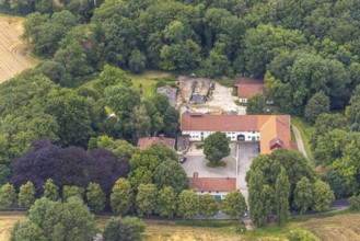 Aerial view, agricultural business Schulzenhof, Massener Straße Altes Dorf, Maßen, Unna, Ruhr area,
