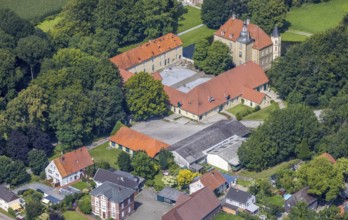 Aerial view, Schloss Heeren in Heeren-Werve, Kamen, Ruhr area, North Rhine-Westphalia, Germany, DE,