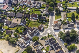 Aerial view, Märkische Straße and roundabout in the centre of the village of Heeren-Werve, Kamen,