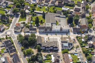 Aerial view, Märkische Straße and roundabout in the centre of the village of Heeren-Werve, Kamen,