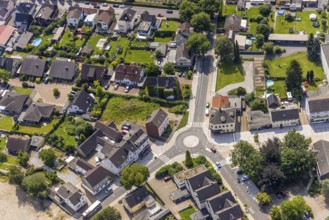 Aerial view, Märkische Straße and roundabout in the centre of the village of Heeren-Werve, Kamen,