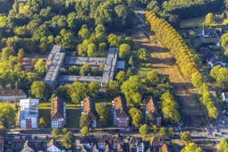 Aerial view, Otto-cock-Gymnasium Herne with construction road at Hölkeskampring in the district