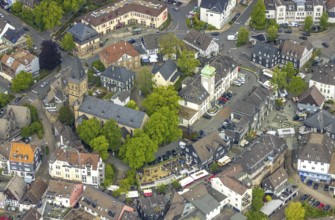 Aerial view, market, weekly market market, town hall and protestant church in the old town, market