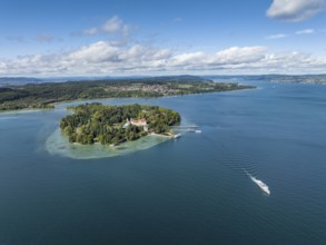 The island of Mainau in Lake Constance with the jetty and the baroque Mainau Castle, built between