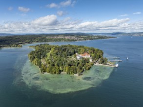 The island of Mainau in Lake Constance with the jetty and the baroque Mainau Castle, built between