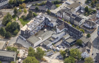 Aerial photo, roof construction work on the Mittelstraße shopping centre and residential building