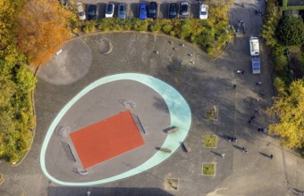 Aerial view, playing field at the Erich Kästner Realschule in the district Brauck in Gladbeck, Ruhr
