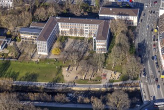 Aerial view, Ricarda-Huch-Gymnasium and pupils in the park, central city, Hagen, Ruhr area, North
