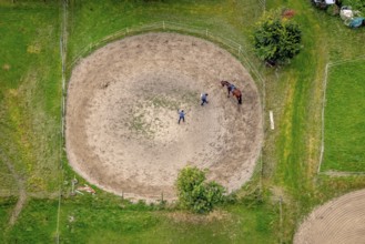 Aerial view, riding stable In den Wiesen in Garenfeld in the district Boele in Hagen, Ruhr area,