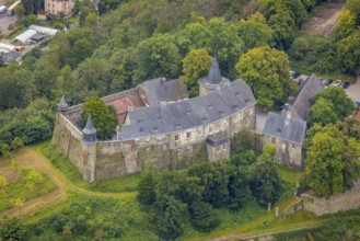 Aerial photograph, Hohenlimburg Castle on the Schlossberg in the Hohenlimburg district of Hagen,