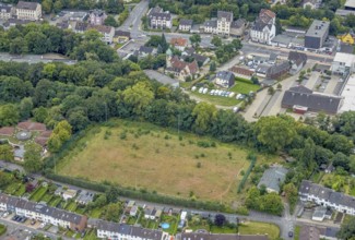 Aerial view, Waldorf Kindergarten next to the former Am Quambusch sports ground. A residential