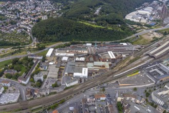 Aerial view, Deutsche Edelstahlwerke Schwanenstraße at Hagen main station and forest area