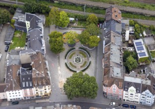 Aerial view, Bodelschwinghplatz with Drei-Kaiser-Brunnen at Wehringhauser Straße in the district