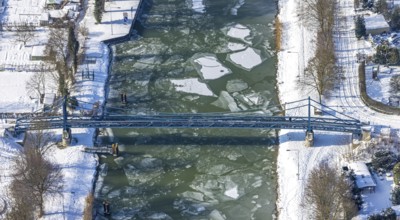 Aerial view, pedestrian bridge over the Datteln-Hamm Canal on the road Im Fuchswinkel near the