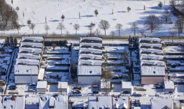 Aerial view, terraced houses in winter at Ostwennemarstraße, Uentrop, Hamm, Ruhr area, North