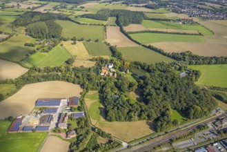 Aerial view, Ermelinghoff Castle in the Bockum-Hövel district of Hamm, Ruhr area, North