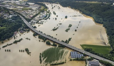 Aerial photo, Ruhr flood, flooding, Stiepel, city limits Bochum Hattingen, Ruhr area, North