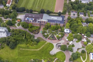 Aerial photo, Maximilianpark leisure park, main entrance, Uentrop citizens' office, Uentrop, Hamm,