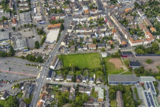 Aerial view, green meadow at the corner of Lohauserholzstraße and Auf dem Hilkenhohl in Mitte,