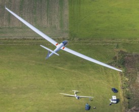 Aerial photo, Duo Discus high-performance two-seater D-4199 over Hamm airfield in the Heessen