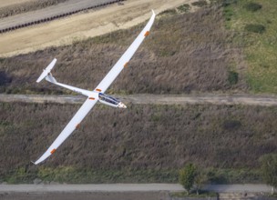 Aerial photo, Duo Discus high-performance two-seater D-4199 over Hamm airfield in the Heessen