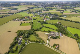 Aerial view, meadows and fields in Osttünnen in the district Rhynern in Hamm, Ruhr area, North