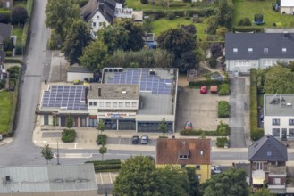 Aerial view, house with solar roof Dietrich-Bonhoeffer-Straße corner Dambergstraße in the district