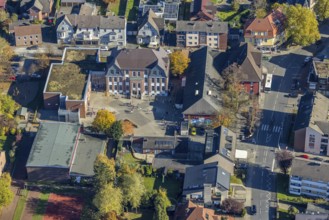 Aerial view, Overbergschule and pupils and cross on the schoolyard in the district Bockum-Hövel in